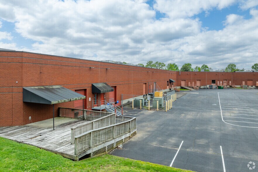 More Photos Of 305 Tech Park Dr, La Vergne Flex For Sale