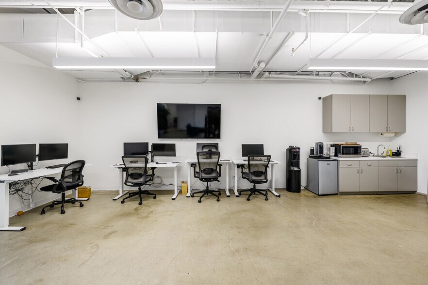 More Photos Of 12100 Wilshire Blvd, Los Angeles Office For Lease