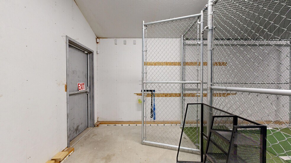 More Photos Of 4902 51 Av, Stettler Freestanding For Lease