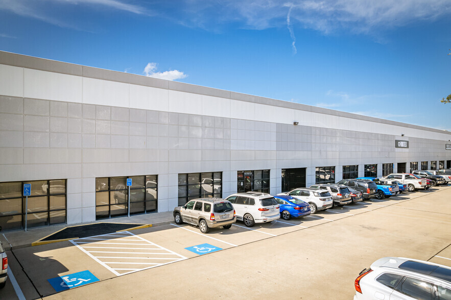 Primary Photo Of 11707 S Sam Houston Pky W, Houston Light Distribution For Lease