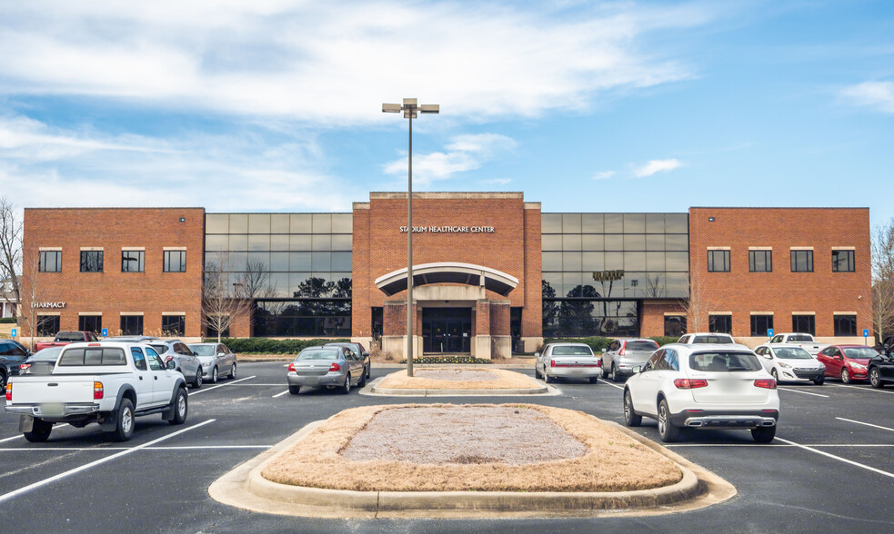 Primary Photo Of 1810 Stadium Dr, Phenix City Medical For Lease