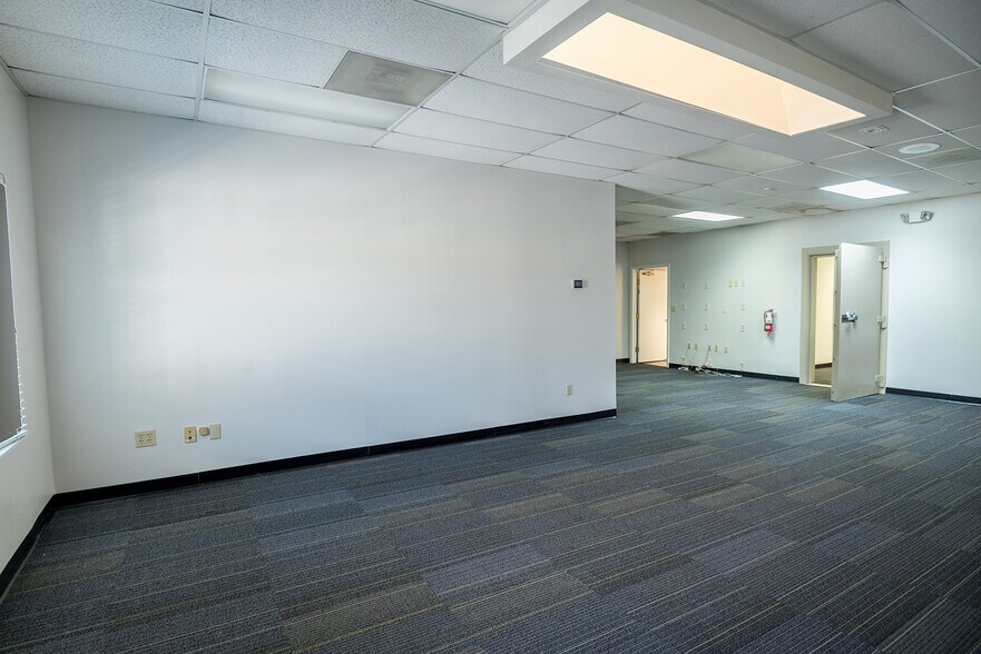More Photos Of 300 W Main St, Lake Butler Storefront Retail Office For Sale