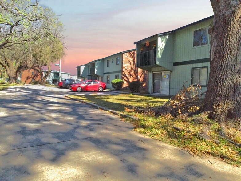 More Photos Of 2273 S Byron Butler Pky, Perry Apartments For Sale