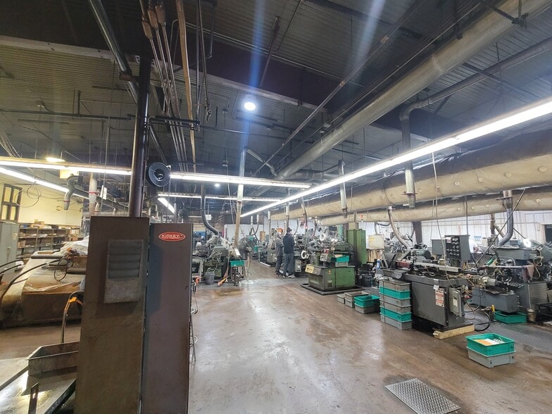More Photos Of 1 7th St SW, Chisholm Manufacturing For Sale