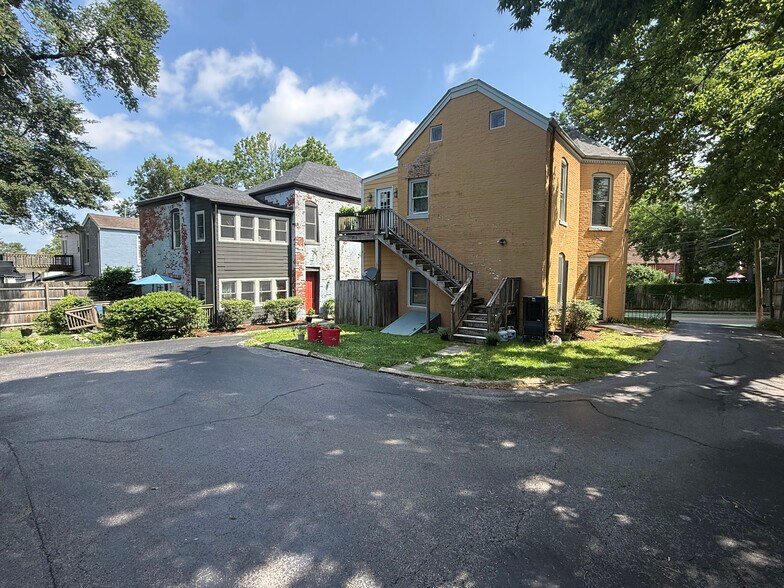 More Photos Of 152 E Fourth St, Lexington Apartments For Sale