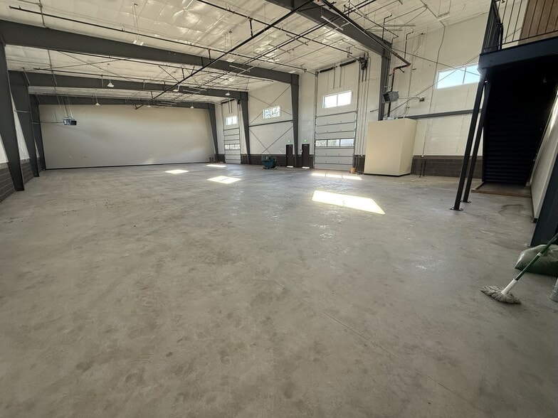 More Photos Of 20723 Brinson Blvd, Bend Light Manufacturing For Lease