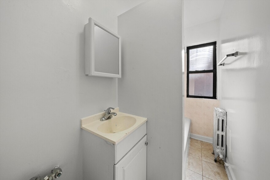 More Photos Of 5417 N Kenmore Ave, Chicago Apartments For Sale