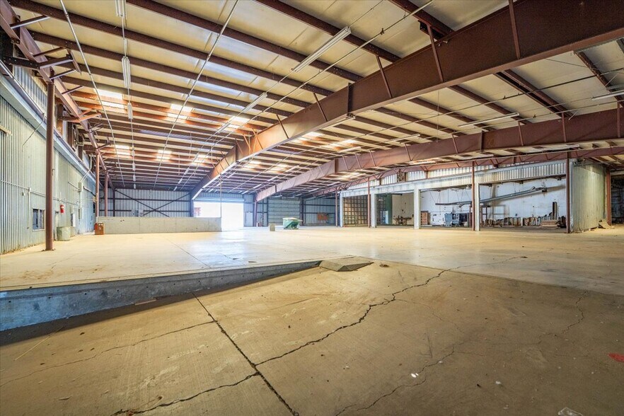 More Photos Of 3308 Cyclone Ct, Cottonwood Warehouse For Lease