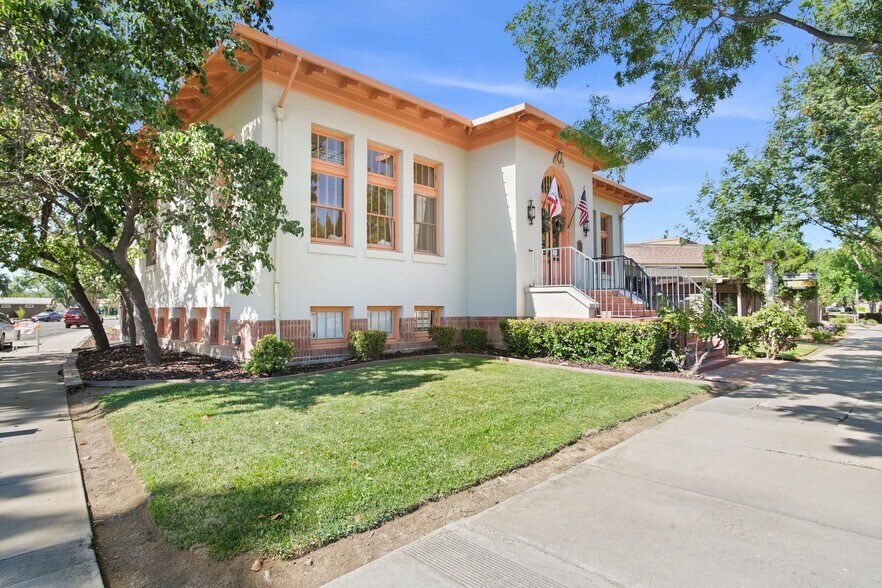 More Photos Of 355 W Las Palmas Ave, Patterson Office Residential For Sale