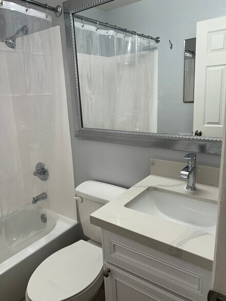 More Photos Of 1001 N 9th St, Phoenix Apartments For Sale