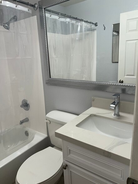More Photos Of 1001 N 9th St, Phoenix Apartments For Sale