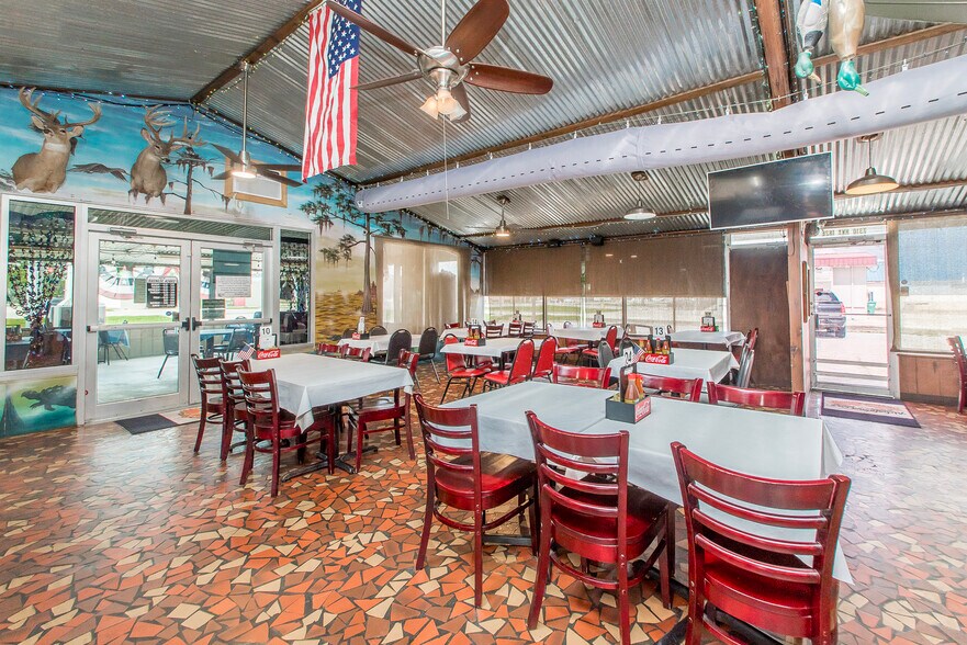 More Photos Of 7310 Highway 182 E, Morgan City General Retail For Sale