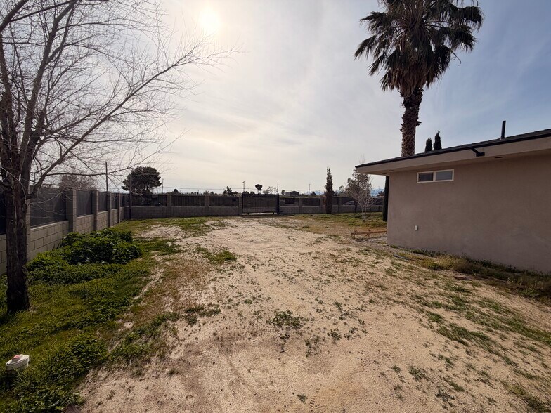 More Photos Of 15224 Bonanza Rd, Victorville Freestanding For Sale