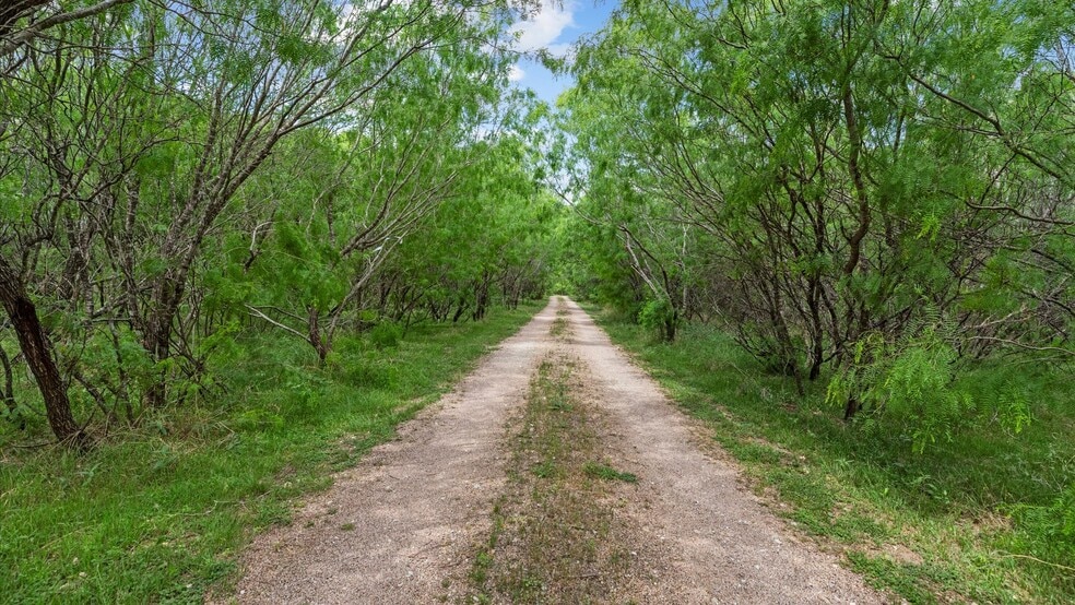 More Photos Of 1911 Wald Rd, New Braunfels Manufactured Housing Mobile Home Park For Sale