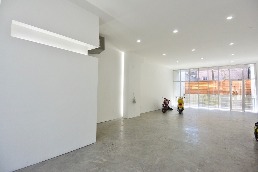 More Photos Of 922 Atlantic Ave, Brooklyn Storefront Retail Office For Lease