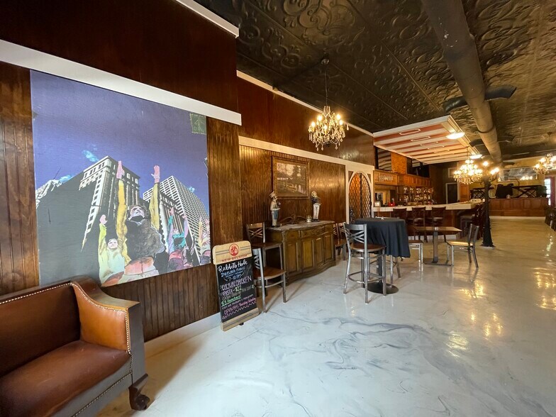 More Photos Of 117 N Jefferson Ave, Eatonton Storefront For Sale