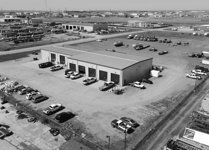 More Photos Of 14037 Bennett Loop, Williston Warehouse For Lease