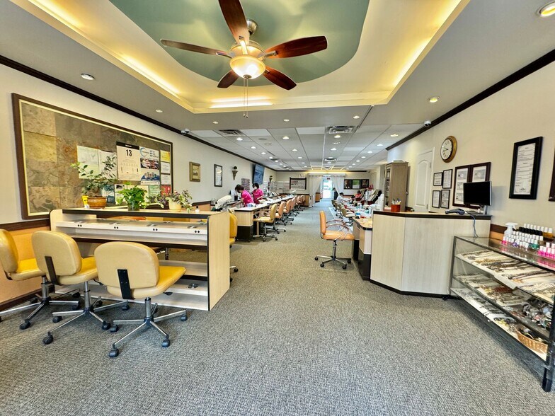 More Photos Of 32-38 Atlantic Ave, Lynbrook Office For Sale