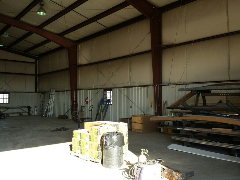 More Photos Of 2275 State Highway 16, Shelbyville Manufacturing For Lease