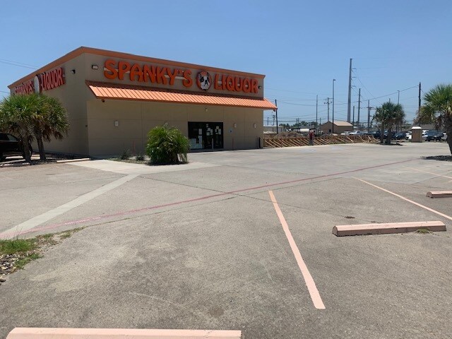 More Photos Of 219 E Goodnight Ave, Aransas Pass General Retail For Lease