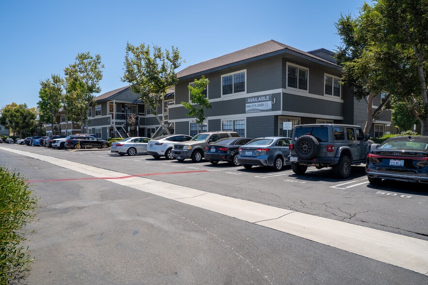 More Photos Of 2900 Bristol St, Costa Mesa Office For Sale