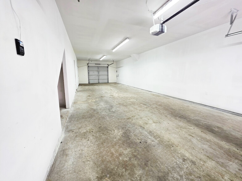 More Photos Of 6623 Gulf Fwy, Houston Office Residential For Sale