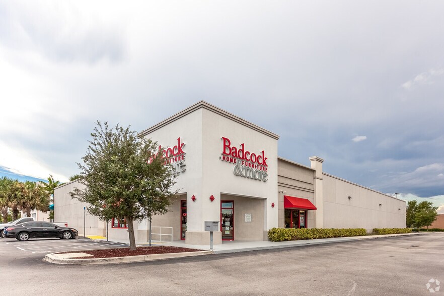 More Photos Of 19650-19674 NW 27th Ave, Miami Gardens Storefront For Lease