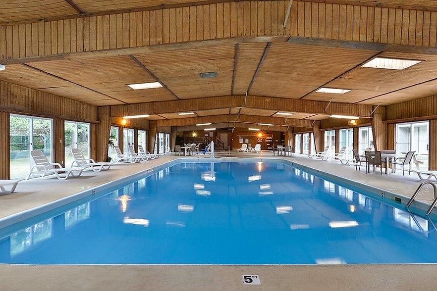 More Photos Of 8514 State Highway 76, Branson West Hotel For Sale