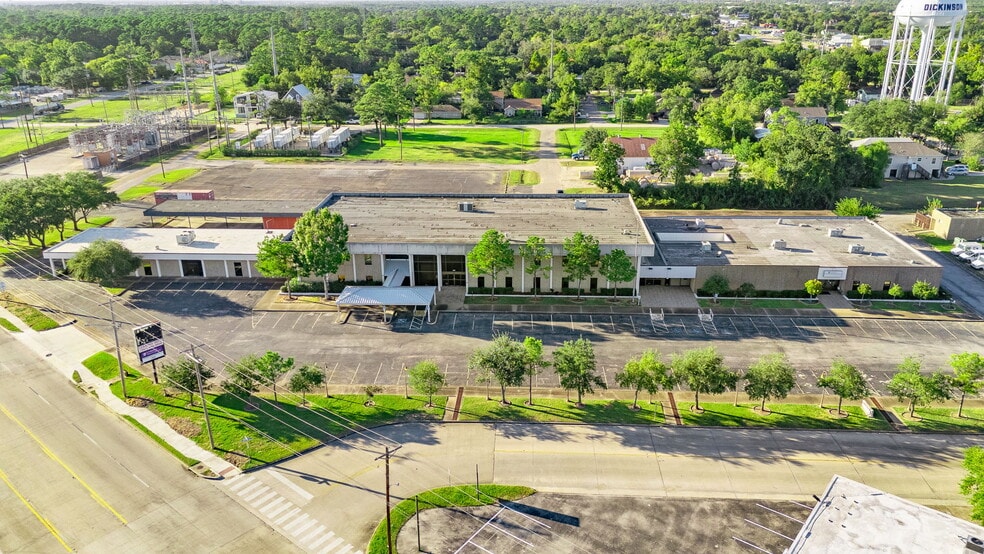 More Photos Of 3817 Venzi St, Dickinson Warehouse For Sale