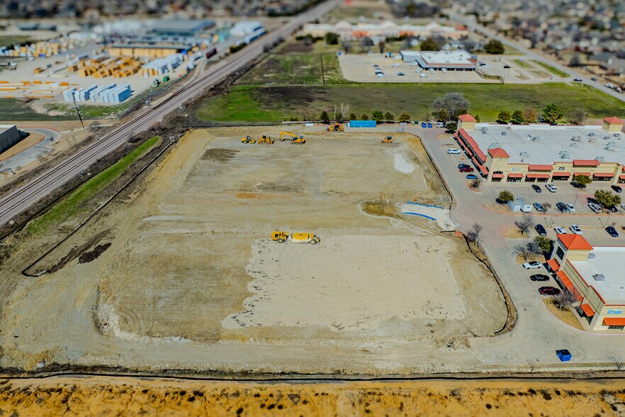 More Photos Of 860 Coleman St, Prosper Light Distribution For Lease