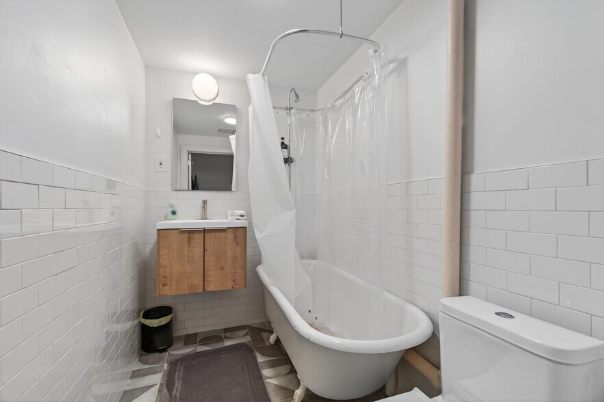 More Photos Of 5-9 Rock City Rd, Woodstock Storefront Retail Residential For Sale