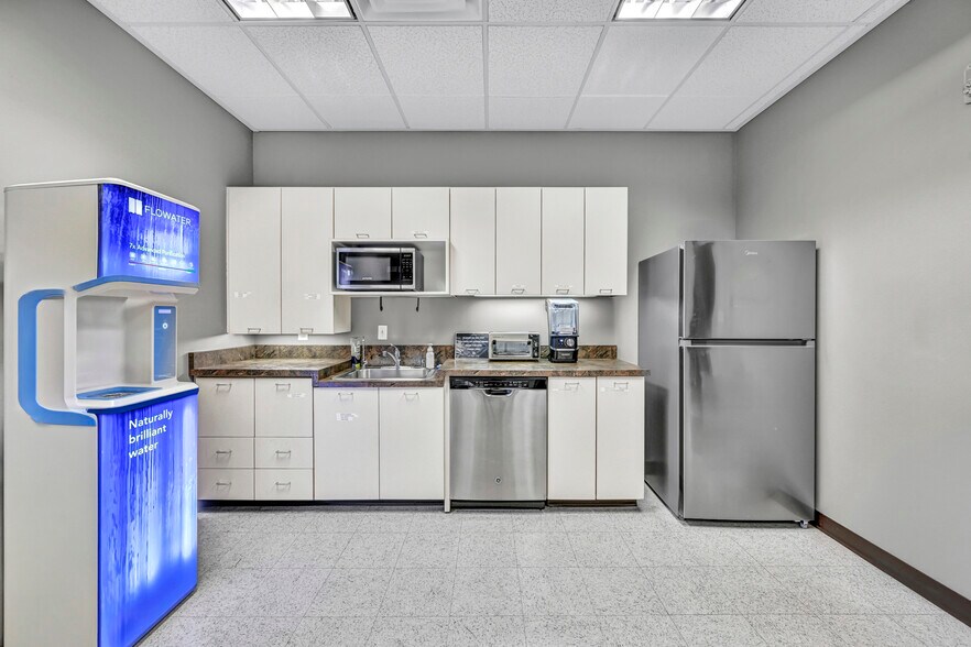 More Photos Of 10100 W Charleston Blvd, Las Vegas Medical For Lease