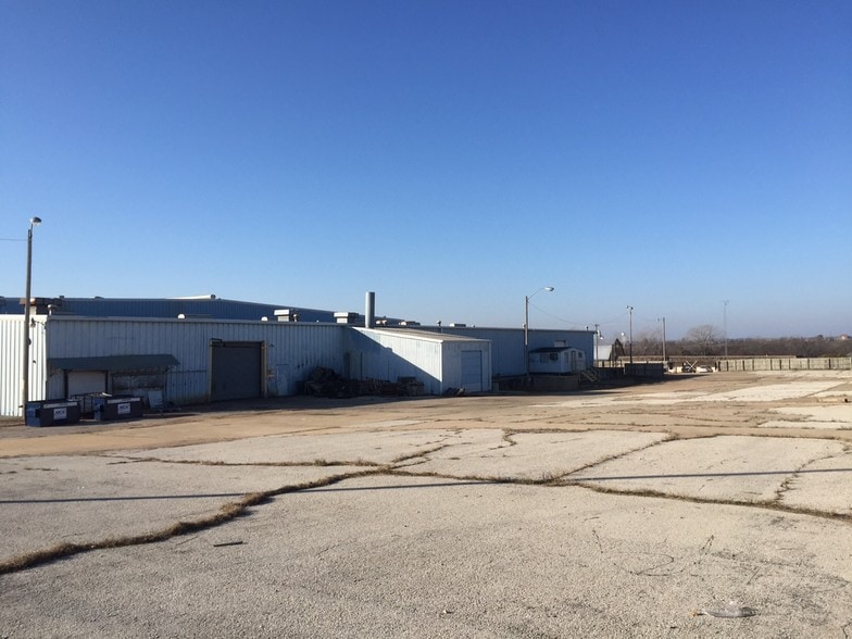 More Photos Of 400 N Harvey St, Seminole Manufacturing For Lease