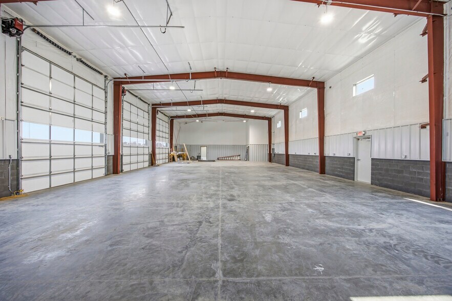 More Photos Of 1342 E Saint Helens St, Pasco Light Distribution For Lease