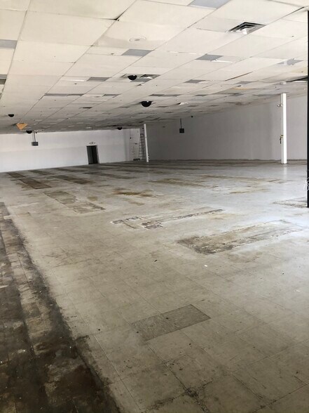 More Photos Of 112-295 Prince Royal Dr, Berea Unknown For Lease