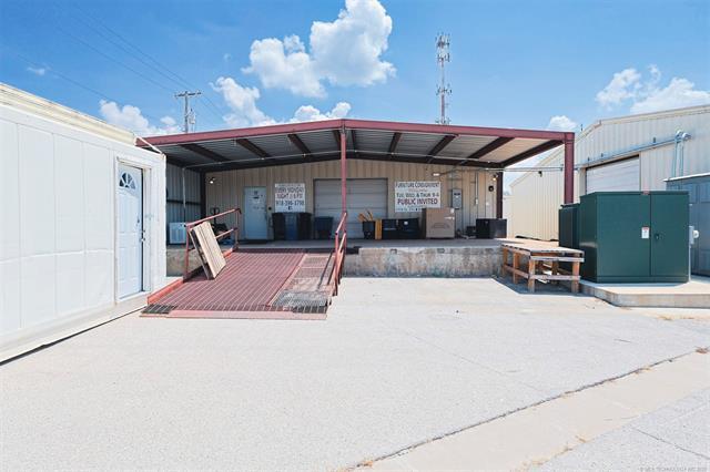 More Photos Of 114 S A St, Skiatook Warehouse For Sale
