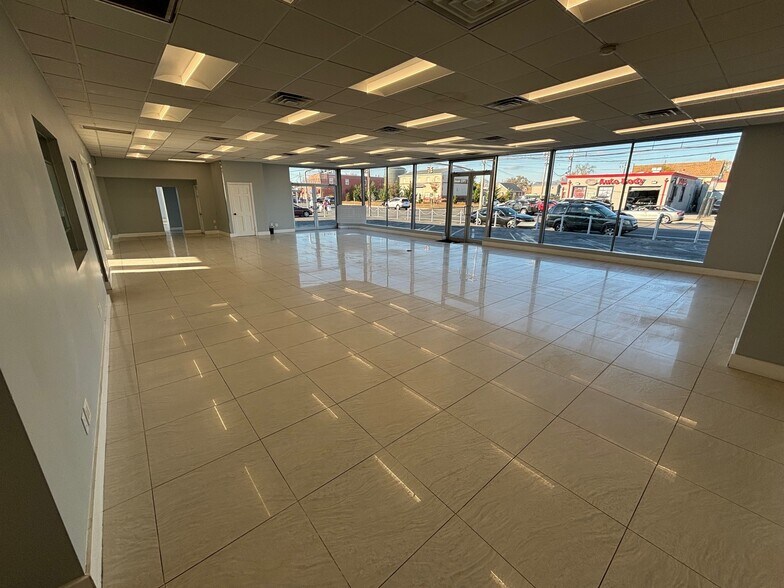 More Photos Of 444 W Merrick Rd, Valley Stream Auto Dealership For Lease