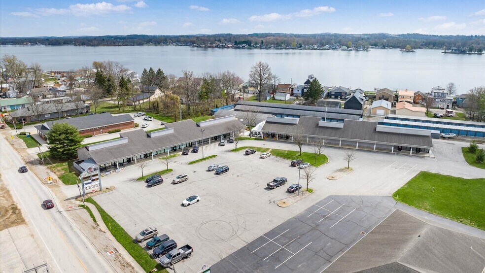 Primary Photo Of 4675 Walnut St, Buckeye Lake Freestanding For Lease