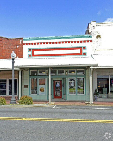 Primary Photo Of 125 Main St W, Hartselle Storefront For Sale