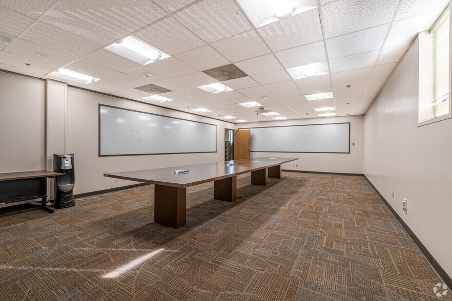 More Photos Of 2947 Executive Blvd, Mesquite Manufacturing For Sale