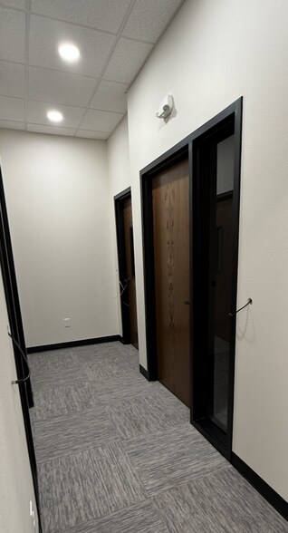 More Photos Of 203 N Main St, Weatherford Storefront Retail Office For Lease