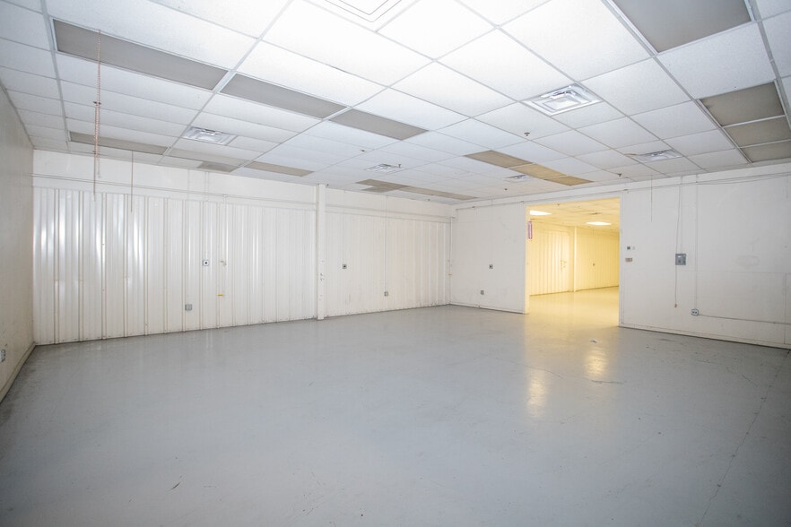 More Photos Of 80 American Wy, Natural Bridge Station Industrial For Lease