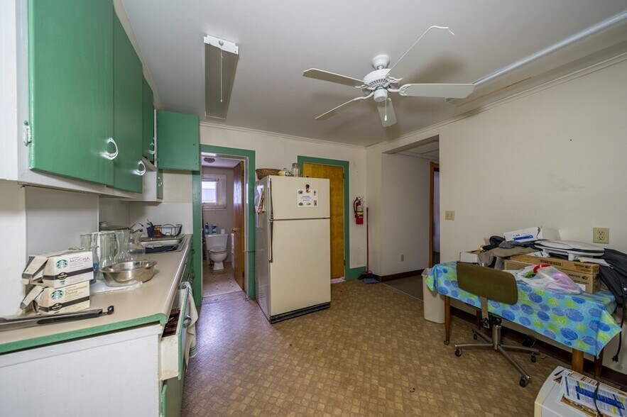 More Photos Of 318 N Elmer Ave, Sayre Unknown For Lease