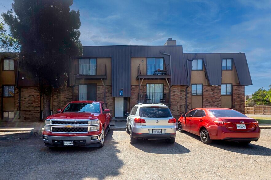 More Photos Of 5202 Bangor Ave, Lubbock Apartments For Sale