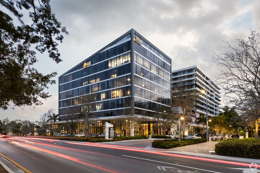 More Photos Of 2920-2950 NE 207th St, Aventura Unknown For Lease