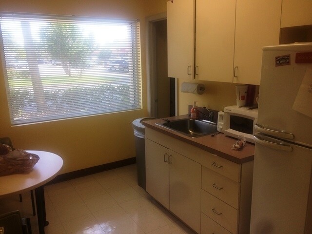 More Photos Of 505 N Federal Hwy, Pompano Beach Freestanding For Lease