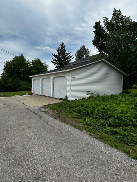 More Photos Of 3010 Johnson Ave NW, Cedar Rapids Multifamily For Sale