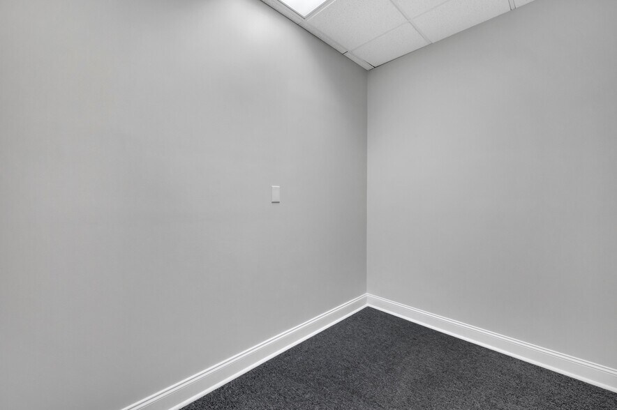 More Photos Of 20808 N Main St, Cornelius Medical For Lease