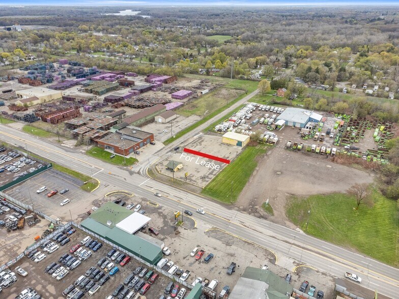 More Photos Of 6120 N Dort Hwy, Flint Service For Lease