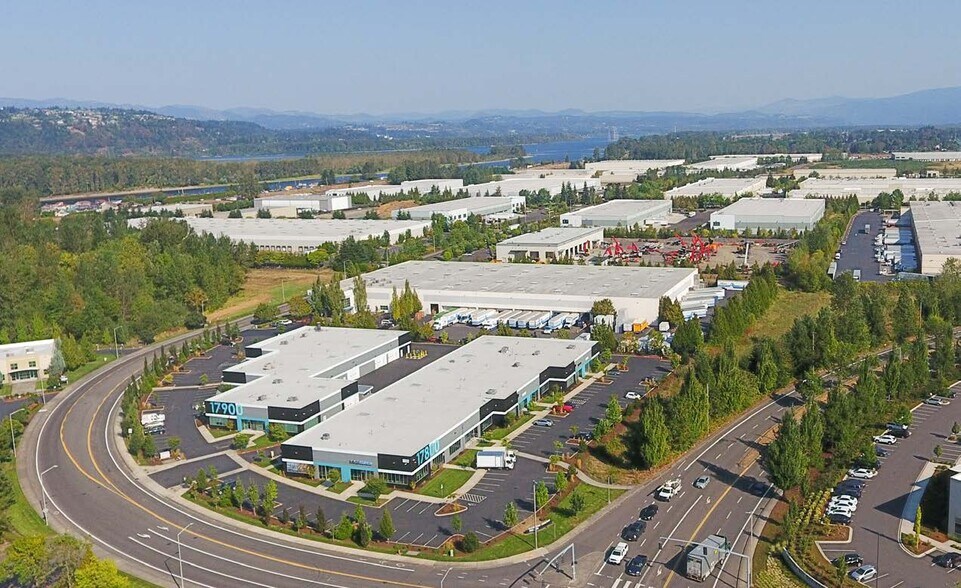 More Photos Of 17900 NE Riverside Pkwy, Portland Unknown For Lease